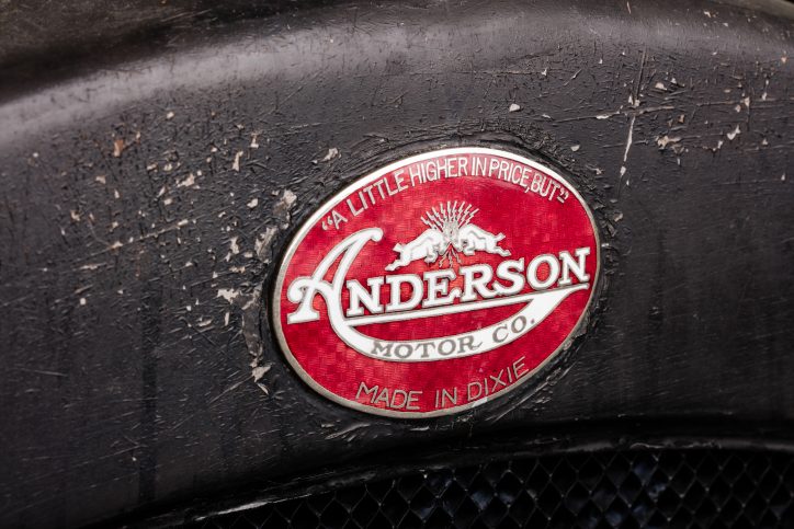 12-anderson-detail-of-grille-badge